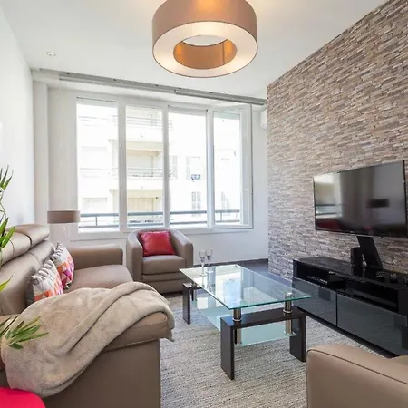 Royal Near The Beaches